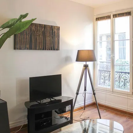 Charming In The Heart Of The 11th Appartamento Parigi